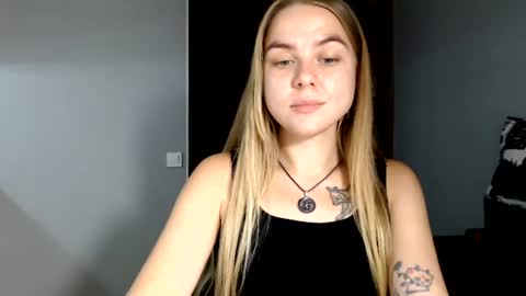 happy_fox_ online show from July 19, 11:07 pm