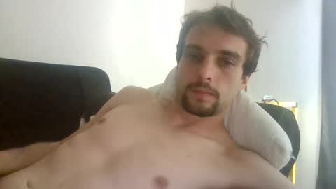 happyfunnyboy79 online show from August 10, 3:46 pm