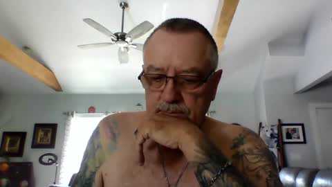 happynudist7373 online show from July 8, 1:37 pm