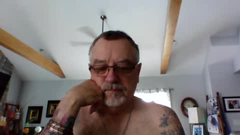 happynudist7373 online show from August 6, 1:32 pm