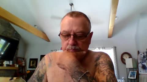 happynudist7373 online show from August 16, 3:27 pm