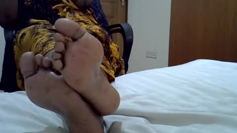 happysheila online show from August 9, 9:54 am