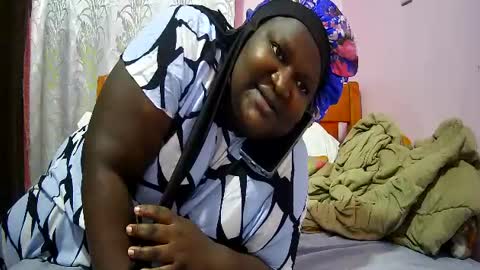 happysonia online show from August 12, 6:27 am