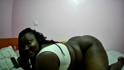 happysonia online show from August 12, 4:20 pm