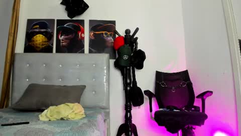 hardboy_latin online show from June 14, 3:14 am