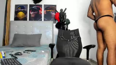 hardboy_latin online show from June 16, 1:37 am