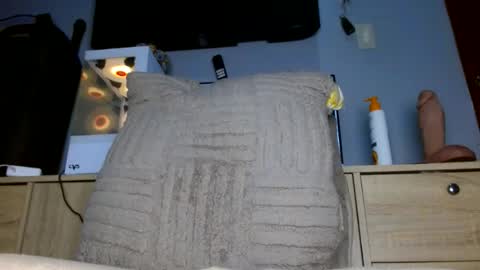 kelly online show from August 7, 9:48 pm