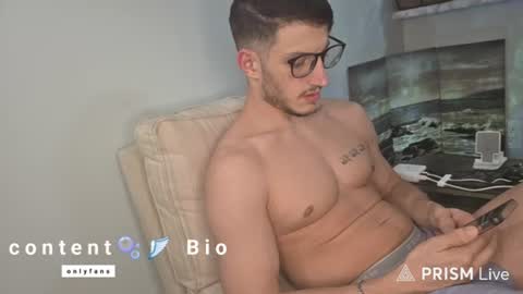 hardselfone online show from August 11, 6:48 am