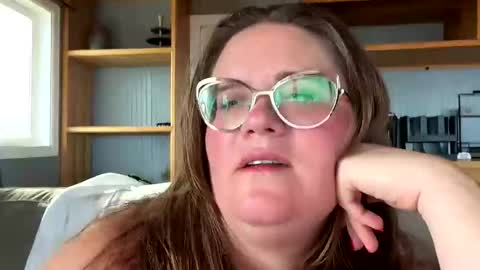 Fiiona online show from April 23, 2:04 am