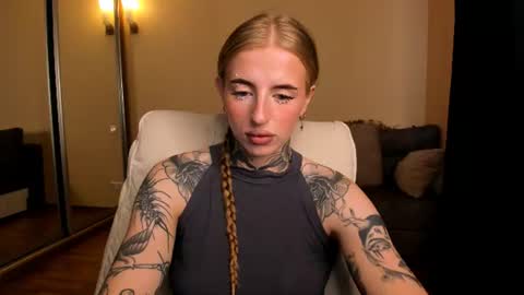 Julia online show from August 4, 5:26 am