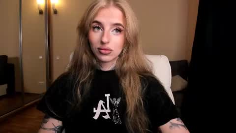 Julia online show from August 8, 5:29 am