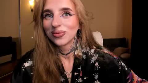 Julia online show from August 11, 6:37 am