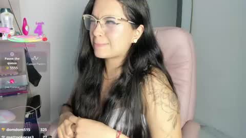 vanessa online show from August 4, 7:00 pm