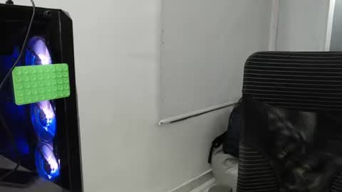 harold_18_ online show from July 27, 4:56 pm