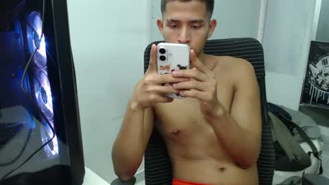 harold_18_ online show from July 28, 7:09 pm