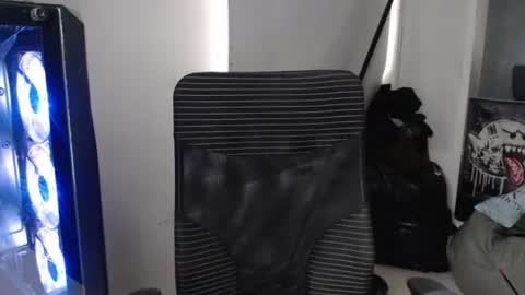 harold_18_ online show from August 13, 6:11 pm