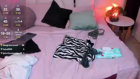 harper_taylor_ online show from August 7, 3:45 pm