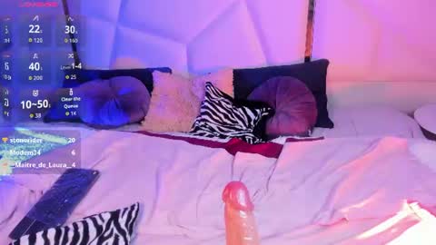 harper_taylor_ online show from August 15, 2:10 pm