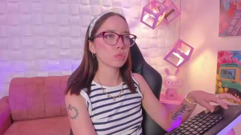 harperwest_ online show from August 14, 11:08 pm