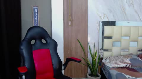 harry_jhonsonn online show from July 29, 4:19 am