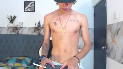 harry_jhonsonn online show from August 1, 4:51 am