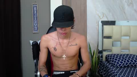 harry_jhonsonn online show from August 4, 10:40 pm