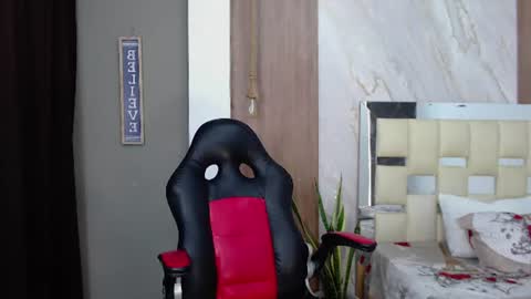 harry_jhonsonn online show from August 10, 9:27 pm
