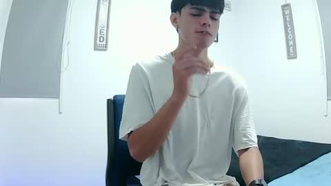 harrythomson1 online show from July 23, 3:58 pm