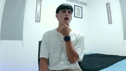 harrythomson1 online show from July 23, 6:10 pm