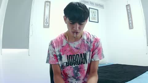 harrythomson1 online show from July 25, 3:16 pm