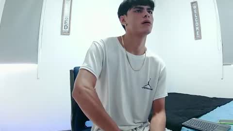 harrythomson1 online show from July 27, 2:33 pm