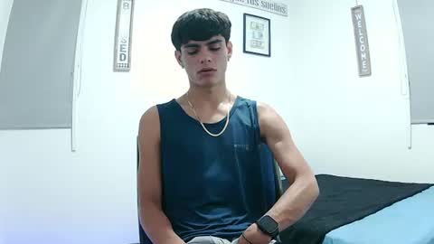 harrythomson1 online show from July 31, 9:26 am