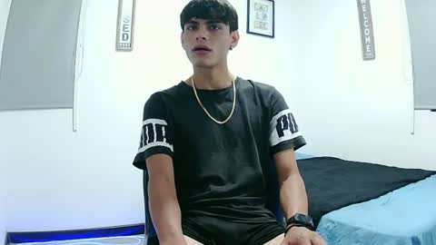 harrythomson1 online show from August 1, 12:05 am