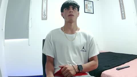 harrythomson1 online show from August 14, 2:10 pm