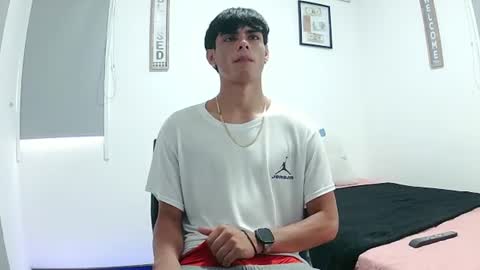 harrythomson1 online show from August 14, 4:21 pm