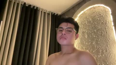 havefunwithxavier online show from August 15, 5:44 am