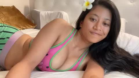 hawaiigirl_ online show from August 5, 9:46 pm