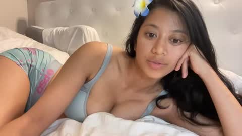 hawaiigirl_ online show from August 7, 5:18 am