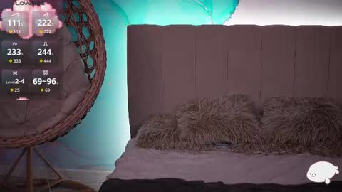 haylaamber online show from June 27, 2:09 pm