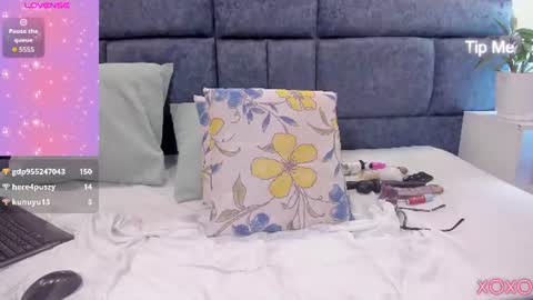 hazel_lanee online show from August 6, 8:35 am