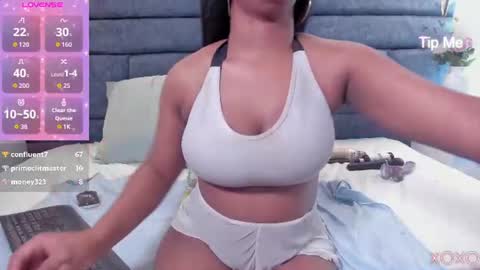 hazel_lanee online show from August 8, 8:47 am