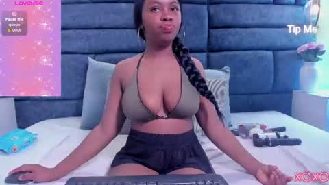 hazel_lanee online show from August 13, 4:59 am