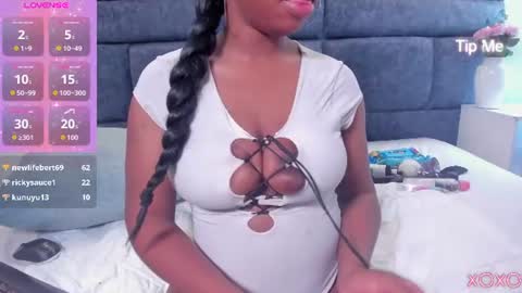 hazel_lanee online show from August 14, 7:23 am