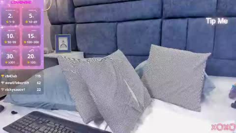 hazel_lanee online show from August 14, 10:41 am