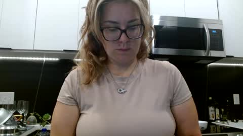 hazel_skye online show from August 3, 3:30 pm