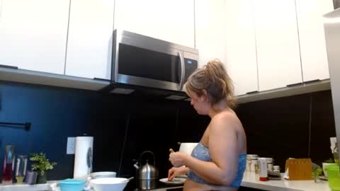 hazel_skye online show from August 3, 11:01 pm