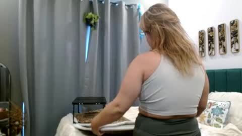 hazel_skye online show from August 8, 5:46 pm