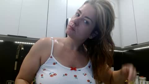 hazel_skye online show from August 11, 4:20 pm