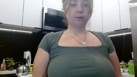 hazel_skye online show from August 15, 4:33 pm
