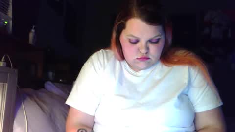 Hazeleyez97 online show from April 12, 6:36 am